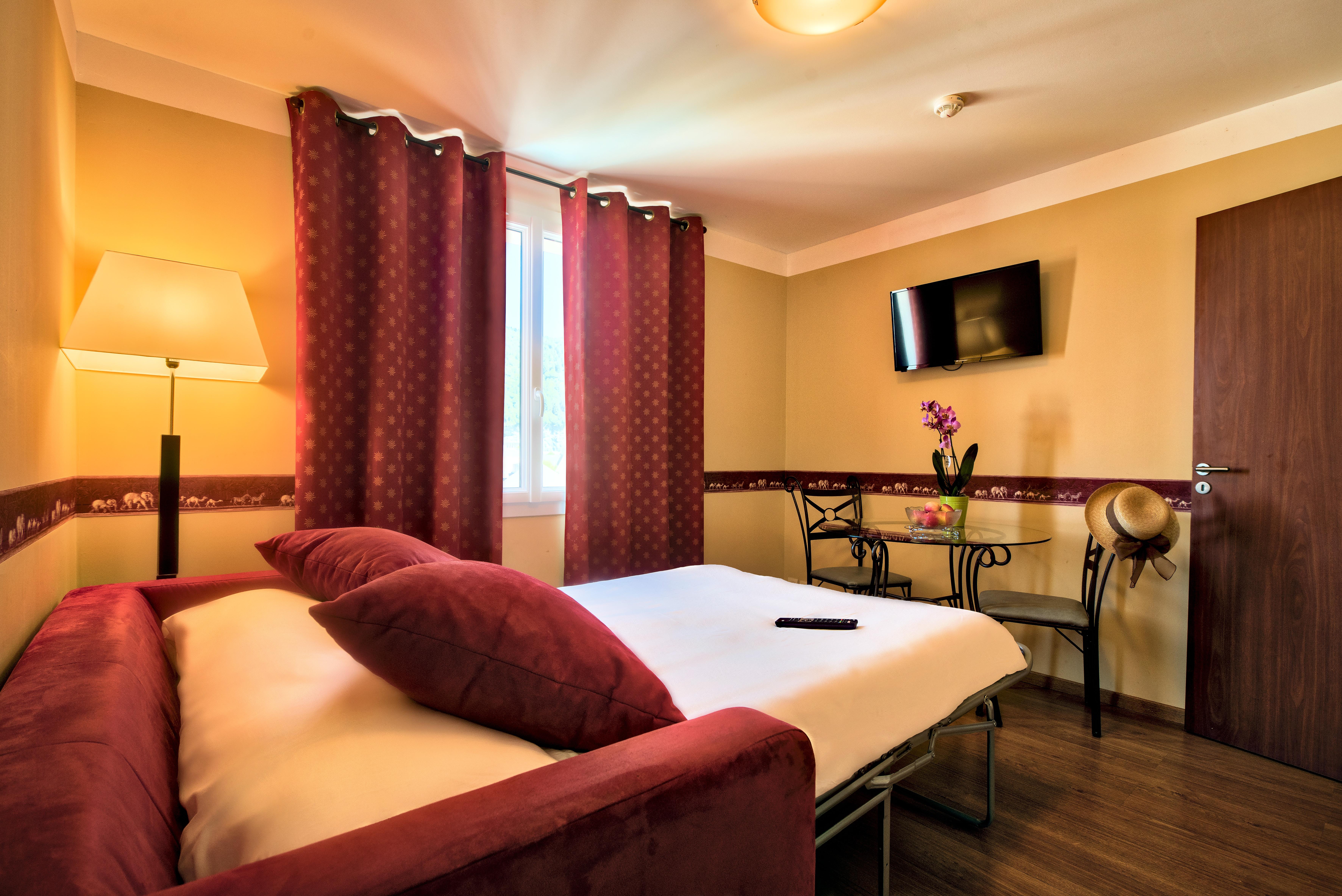 Residence Les Jardins De Lourdes Bagian luar foto